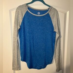 SO baseball shirt size XS (fits like a s/m)